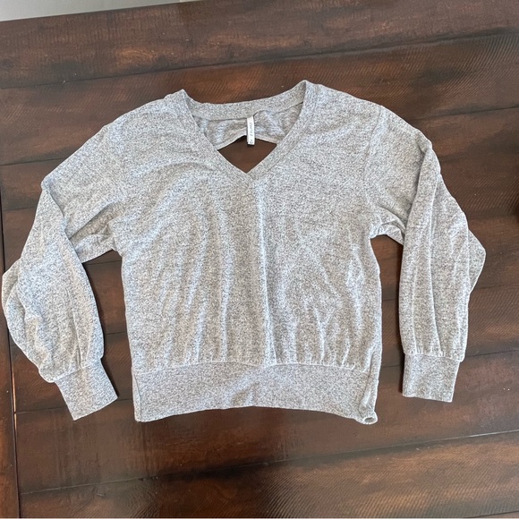 Z Supply Sweaters - Z Supply gray sweater with open back